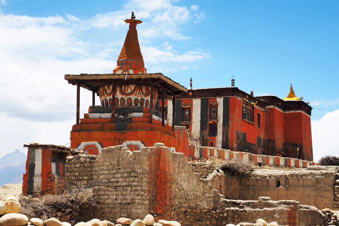 Tsarang Monastery – Upper Mustang Trek Red-walled Tibetan monastery at Tsarang in Upper Mustang, Nepal