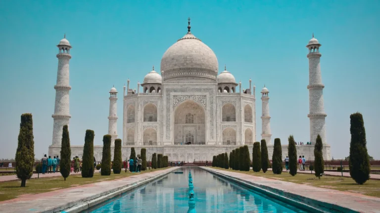 India tour by private car: the Taj Mahal at sunrise in Agra